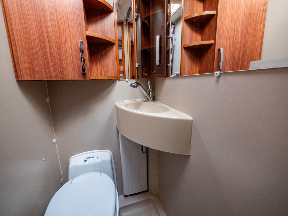 Adria-ALPINA 743 UK *Barnkammare *Alde-(2010)