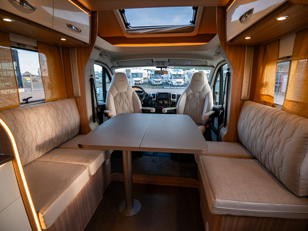 Bürstner-Lyseo 727 *Långbädd *Taksäng *Truma-(2020)