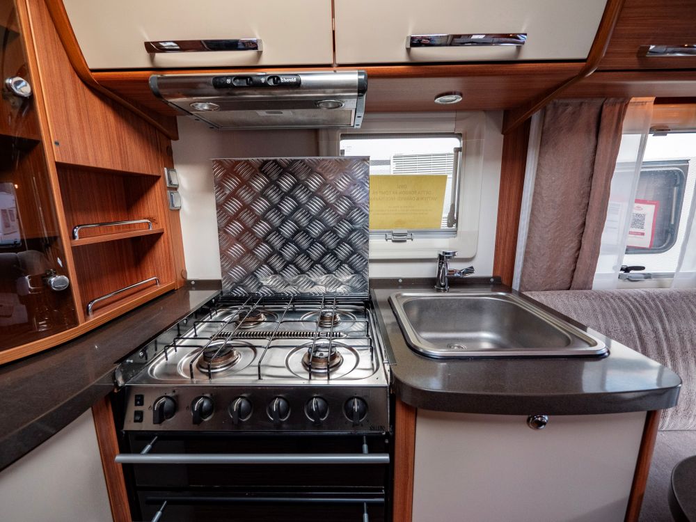 Adria-ALPINA 743 UK *Barnkammare *Alde-(2010)