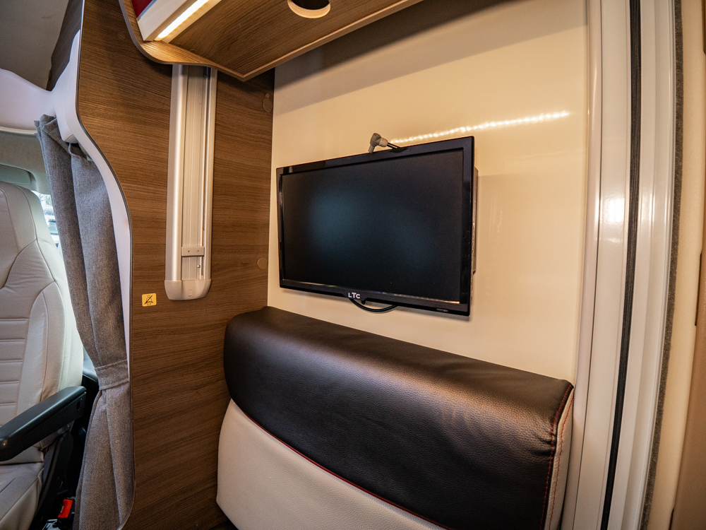 McLouis-MC4-73 *Långbäddar *Taksäng *Solcell-(2016)