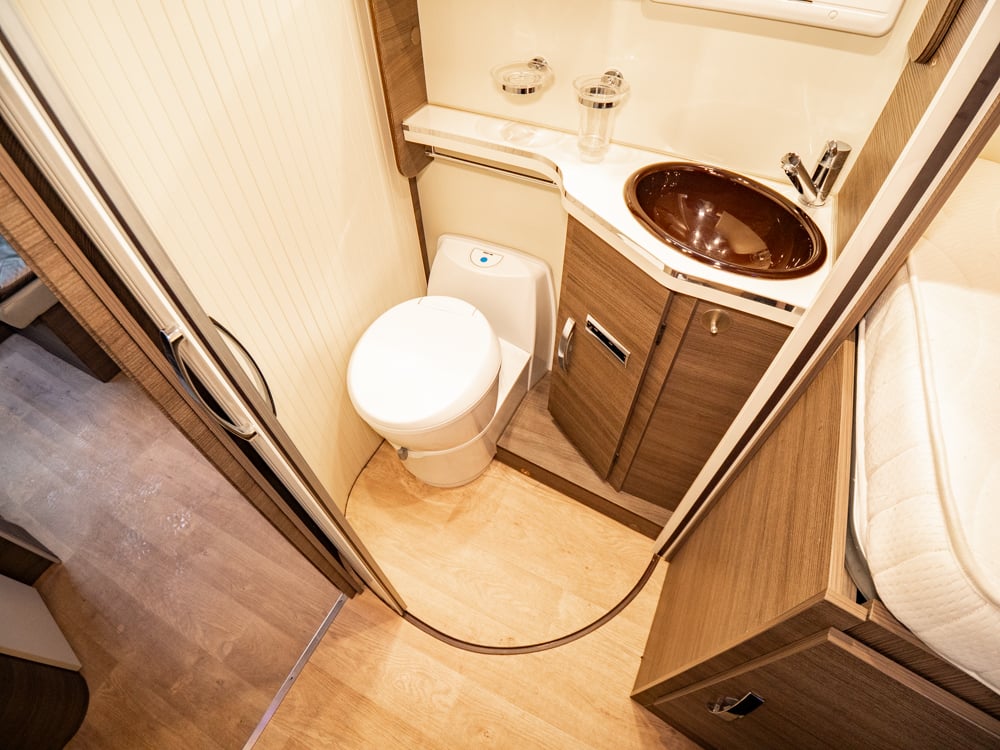 McLouis-MC4-73 *Långbäddar *Taksäng *Solcell-(2016)