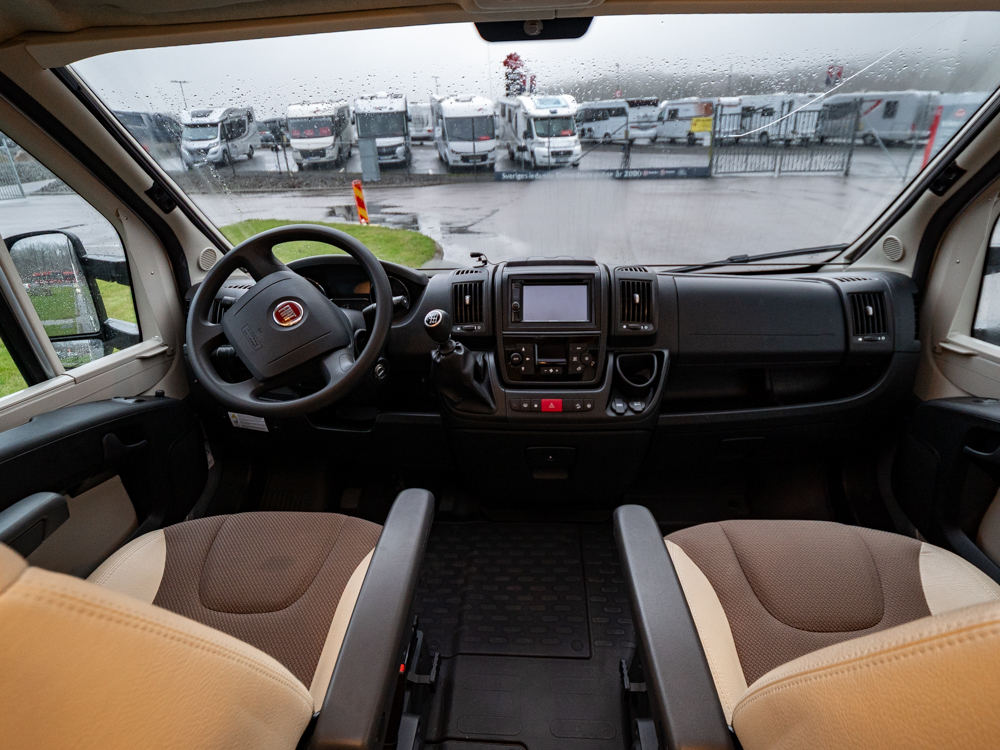 Adria-CORAL S 670 SL Platinum *Långbäddar-(2017)