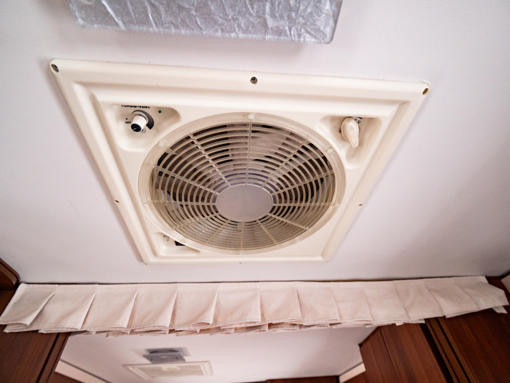 McLouis-P 700 Tandy 650 *Truma *Dubbelbädd-(2011)-3022919