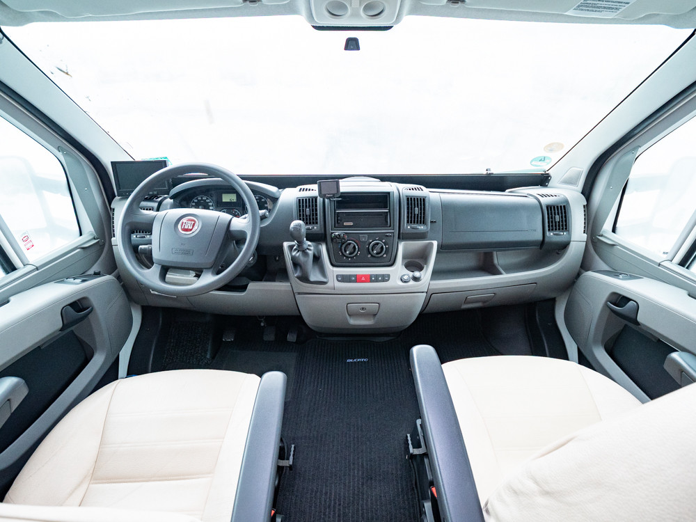 McLouis-P 700 Tandy 650 *Truma *Dubbelbädd-(2011)-3022922