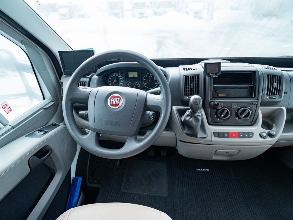 McLouis-P 700 Tandy 650 *Truma *Dubbelbädd-(2011)-3022923