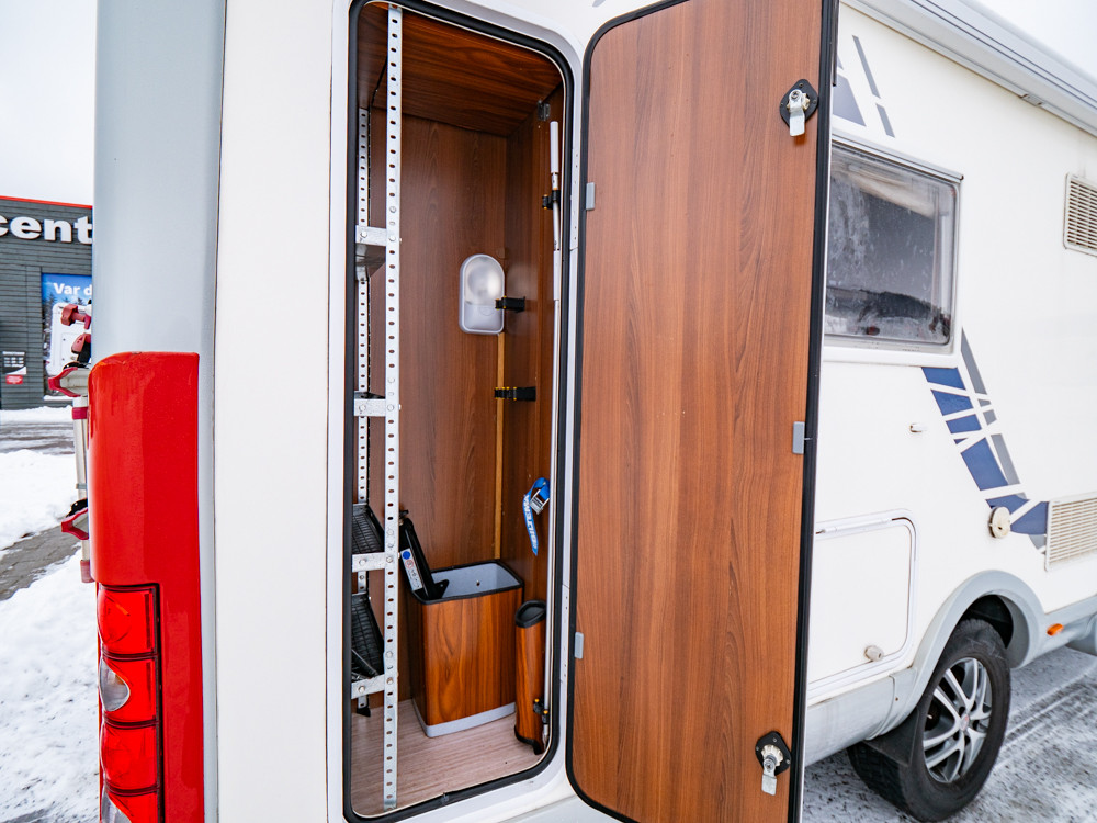 McLouis-P 700 Tandy 650 *Truma *Dubbelbädd-(2011)-3022925