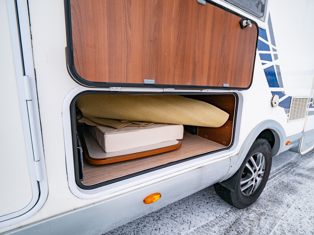 McLouis-P 700 Tandy 650 *Truma *Dubbelbädd-(2011)-3022926