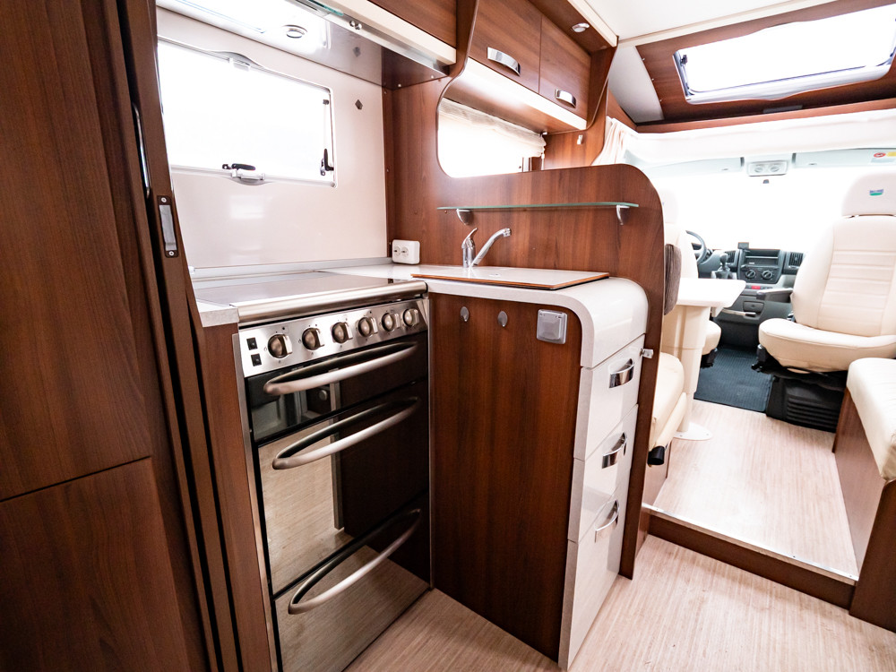 McLouis-P 700 Tandy 650 *Truma *Dubbelbädd-(2011)-3022911