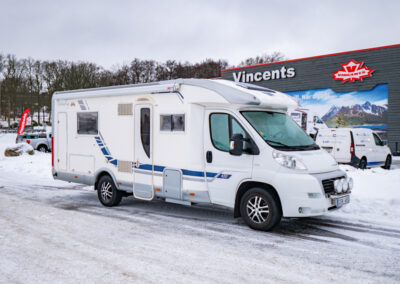 McLouis-P 700 Tandy 650 *Truma *Dubbelbädd-(2011)-3022908