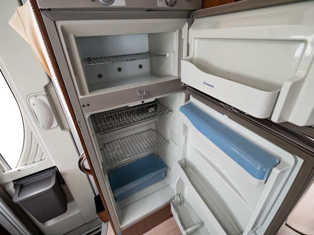 McLouis-P 700 Tandy 650 *Truma *Dubbelbädd-(2011)-3022914