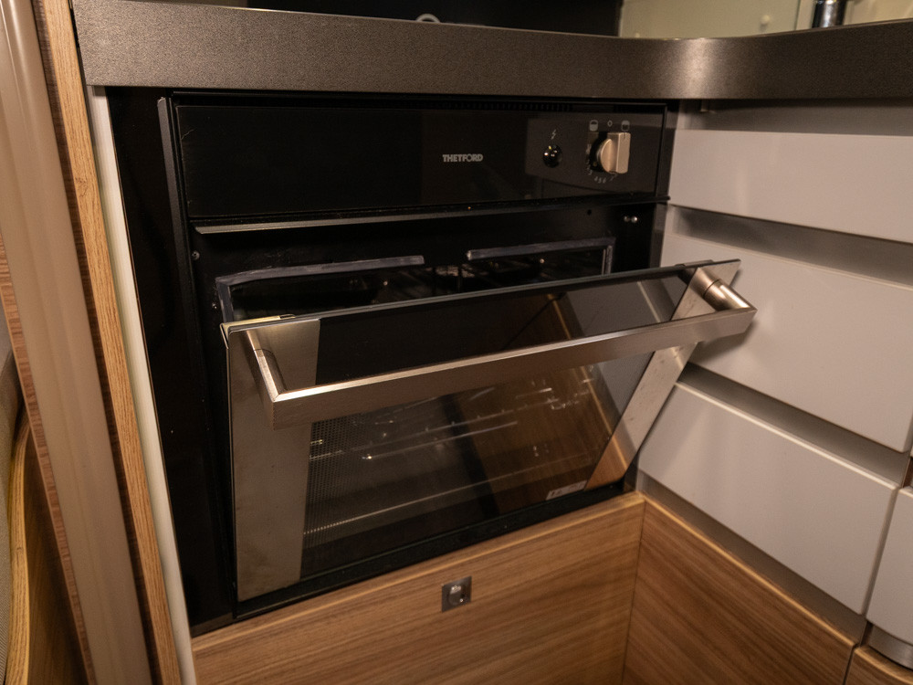 Adria-SONIC I 700 SLT *Långbäddar *Automat *ALDE-(2018)-3020926