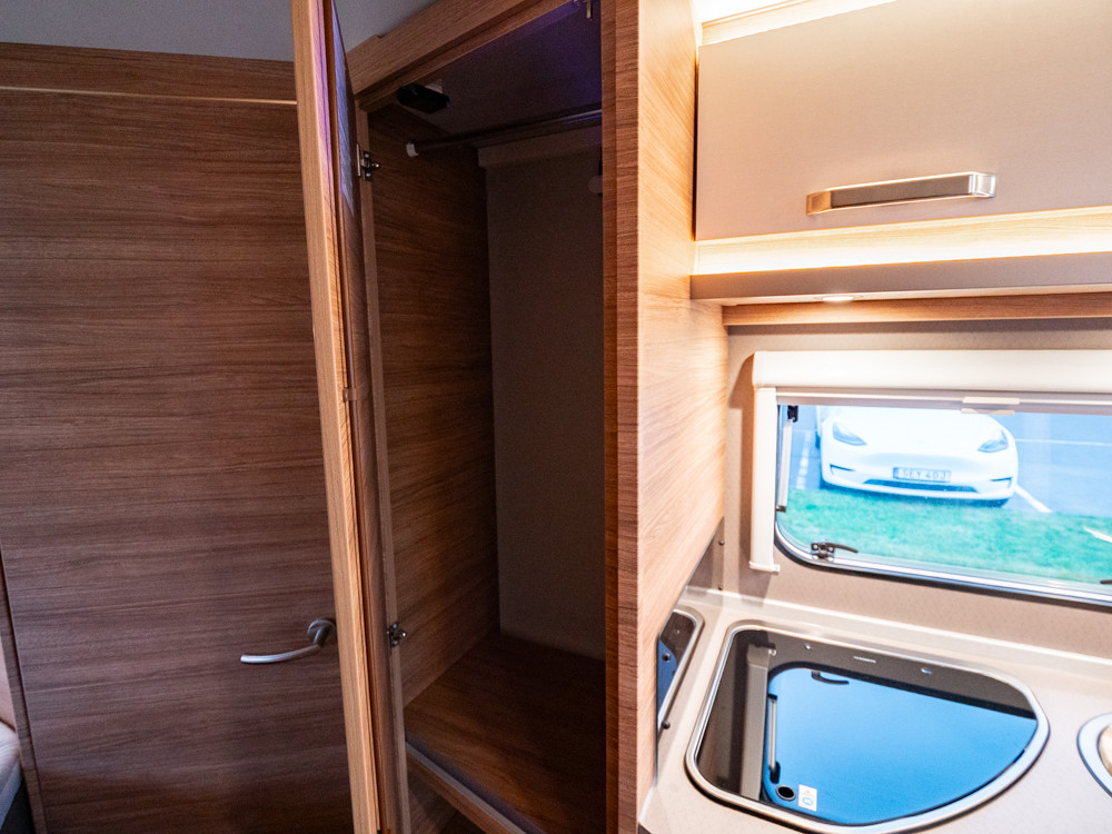 Weinsberg-Caracore 650 MF *Automat *3500kg *Solcell-(2021)-3018028