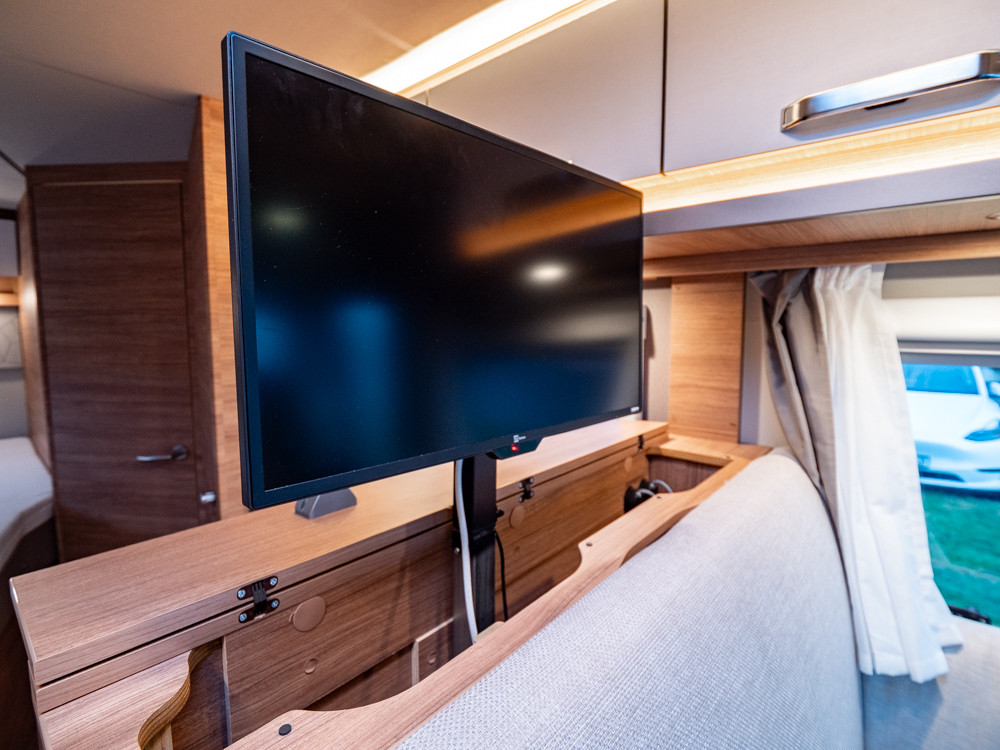 Weinsberg-Caracore 650 MF *Automat *3500kg *Solcell-(2021)-3018029