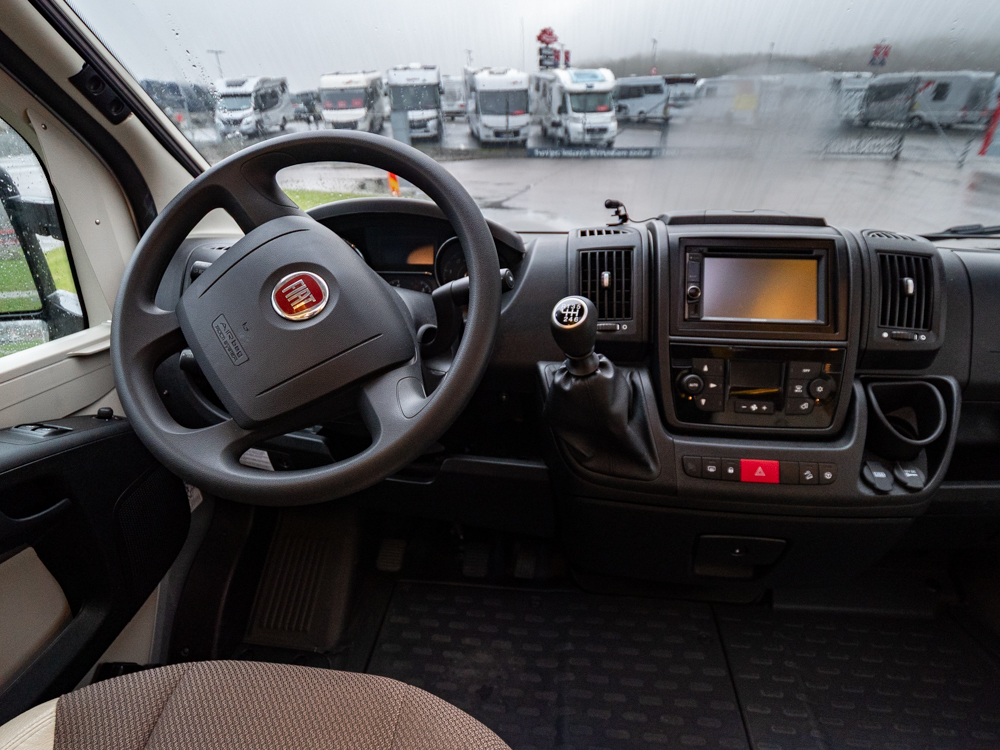 Adria-CORAL S 670 SL Platinum *Långbäddar-(2017)