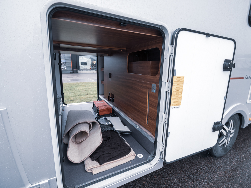 Adria-CORAL S 670 SL Platinum *Långbäddar-(2017)