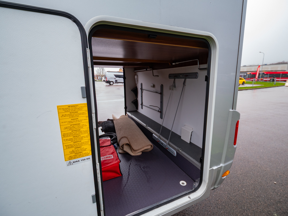 Adria-CORAL S 670 SL Platinum *Långbäddar-(2017)