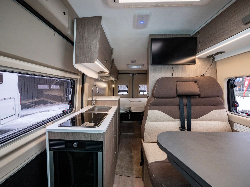 Challenger-V 217 *Långbäddar *Solcell-(2023)