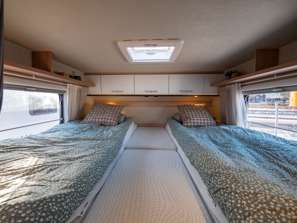 Sunlight-T 68 *Långbäddar *Taksäng-(2018)