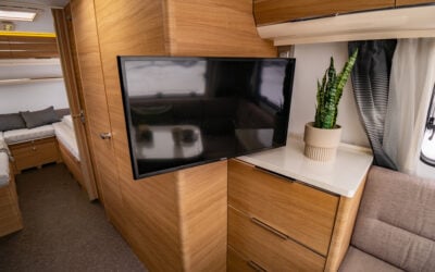 Hem 202 Adria-ADORA 573 UL *Långbäddar *Förtält *ALDE-(2015)