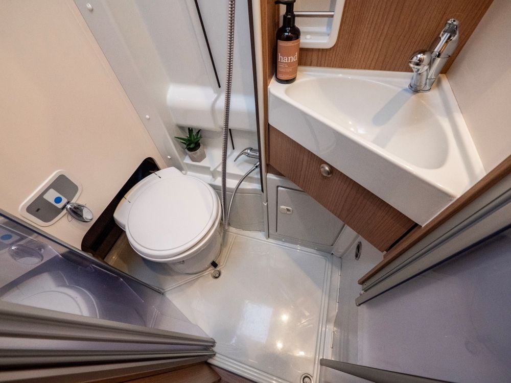 Malibu Carthago-MALIBU VAN 640 LE *Automat *Långbäddar *Solcell-(2017)