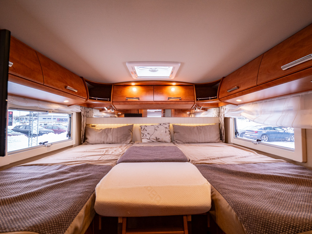 Carthago-CHIC C-LINE XL 5.5 LE *Solcell *Kamkedja *Alde-(2015)-3059696