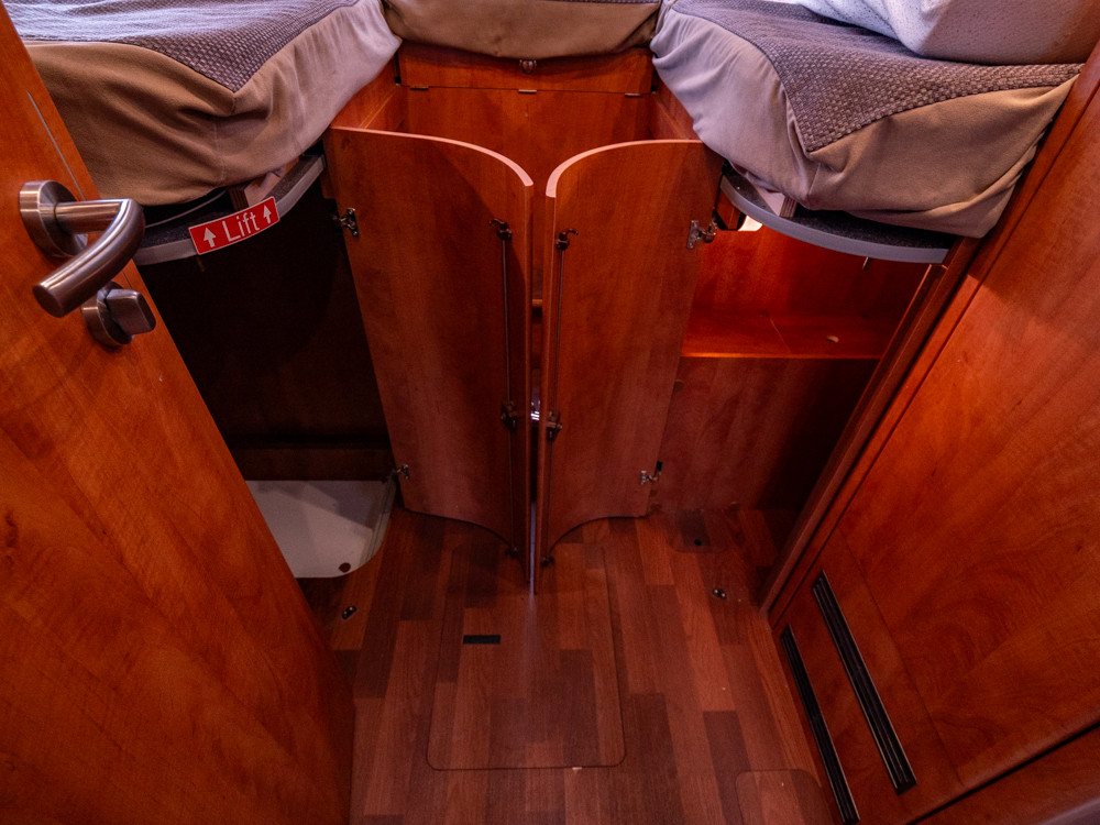 Carthago-CHIC C-LINE XL 5.5 LE *Solcell *Kamkedja *Alde-(2015)-3059697