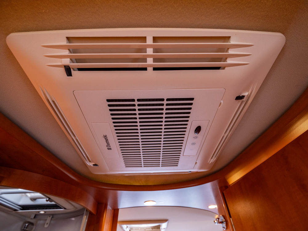 Carthago-CHIC C-LINE XL 5.5 LE *Solcell *Kamkedja *Alde-(2015)-3059699