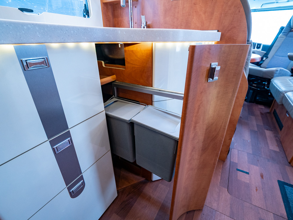 Carthago-CHIC C-LINE XL 5.5 LE *Solcell *Kamkedja *Alde-(2015)-3059703