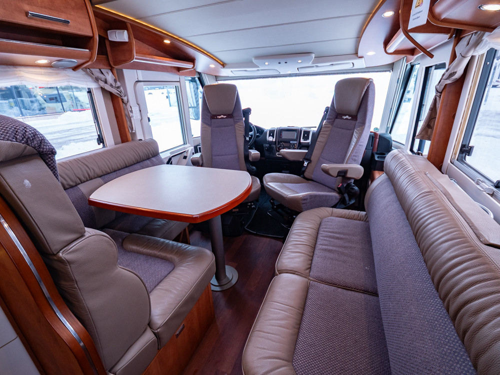 Carthago-CHIC C-LINE XL 5.5 LE *Solcell *Kamkedja *Alde-(2015)-3059688