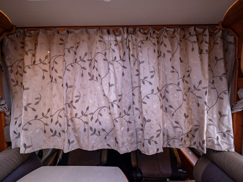 Carthago-CHIC C-LINE XL 5.5 LE *Solcell *Kamkedja *Alde-(2015)-3059706