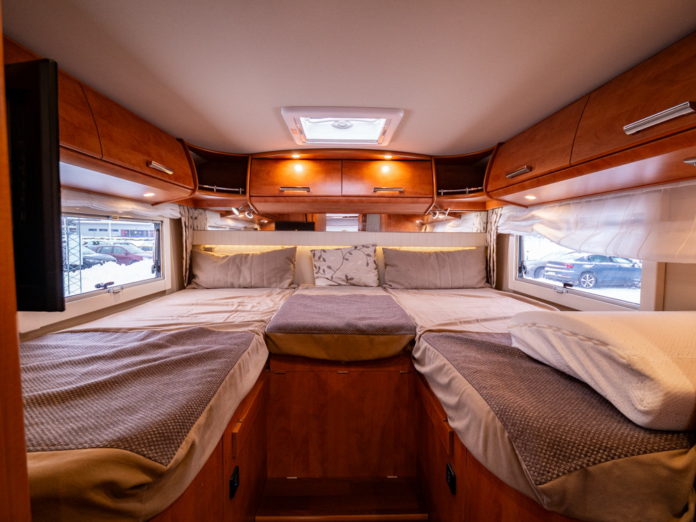 Carthago-CHIC C-LINE XL 5.5 LE *Solcell *Kamkedja *Alde-(2015)-3059695