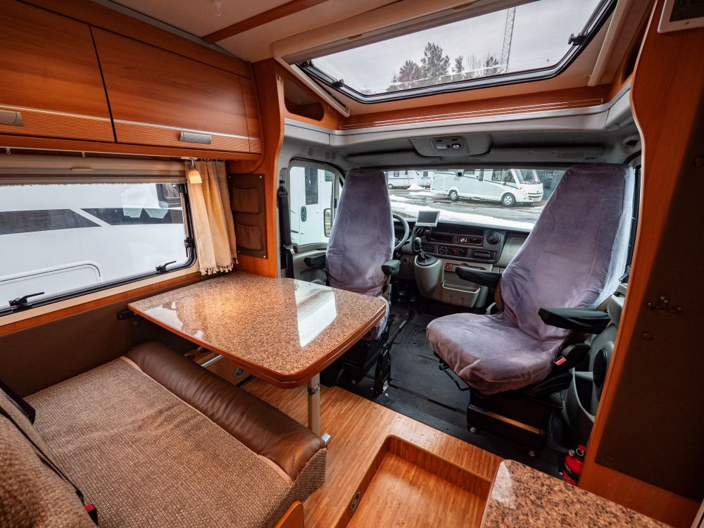 Dethleffs-RT 7014 *Långbäddar *Toa bak-(2009)-3066180