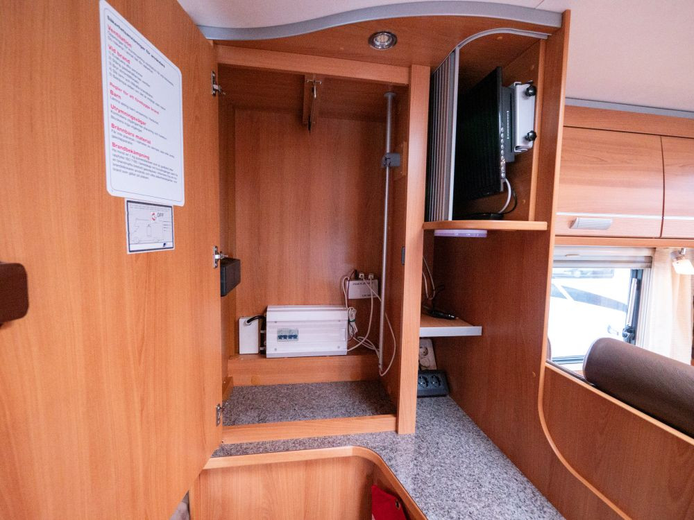 Dethleffs-RT 7014 *Långbäddar *Toa bak-(2009)-3066187