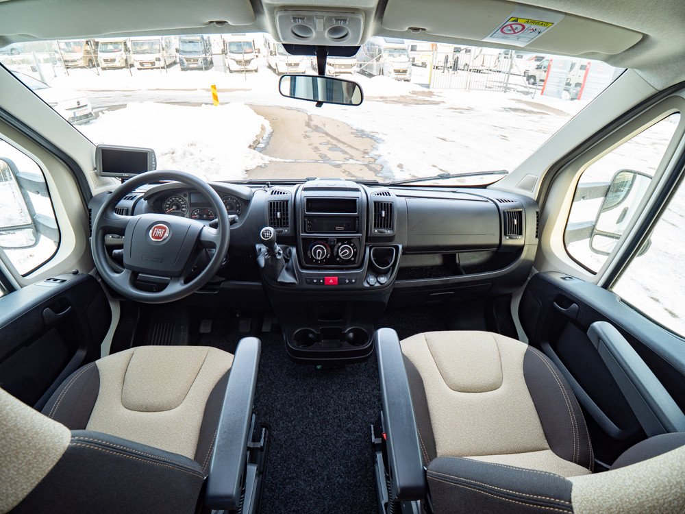 McLouis-MC4 379 *Queenbädd *Truma-(2020)-3060918