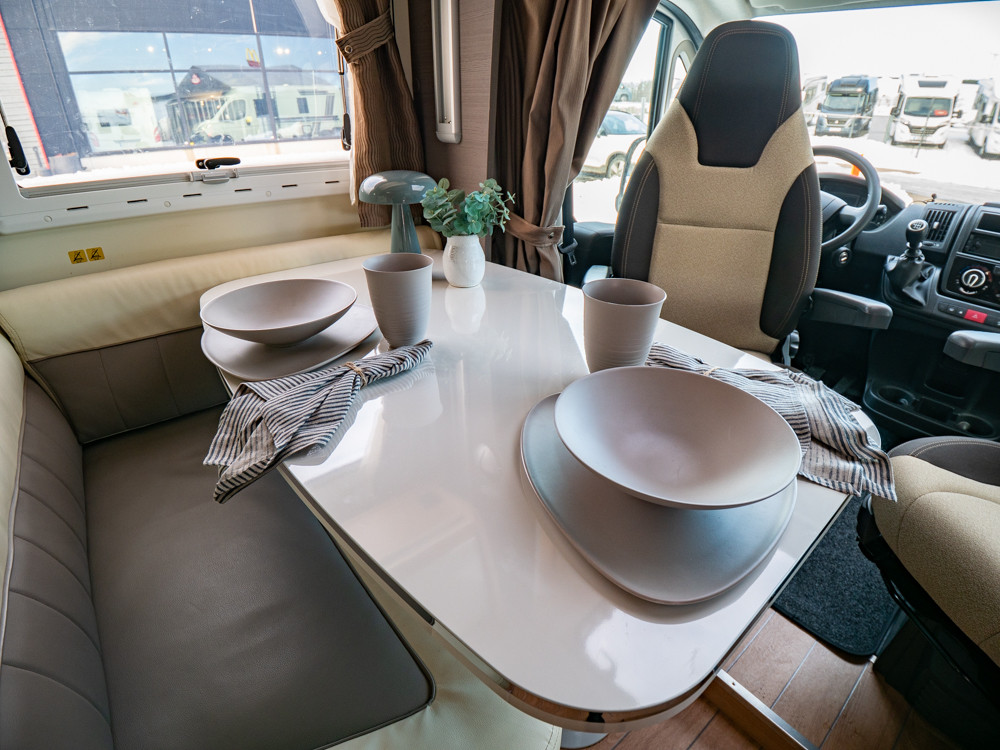 McLouis-MC4 379 *Queenbädd *Truma-(2020)-3060902