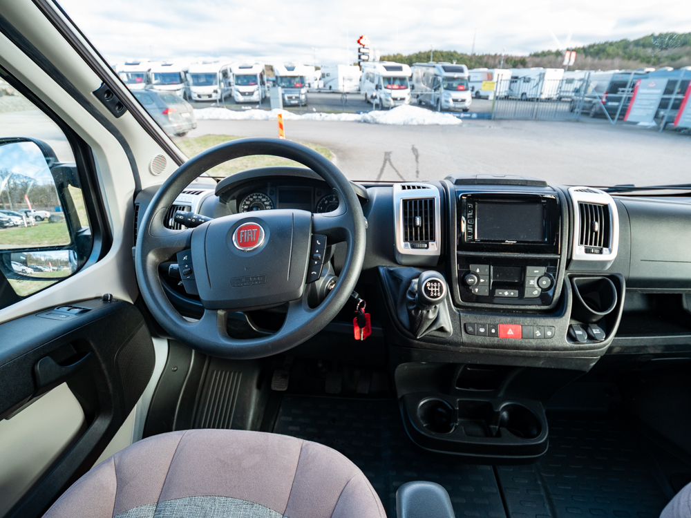 Malibu Carthago-VAN 640 LE *Långbäddar *Solcell-(2017)