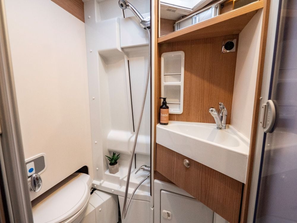 Malibu Carthago-MALIBU VAN 640 LE *Automat *Långbäddar *Solcell-(2017)