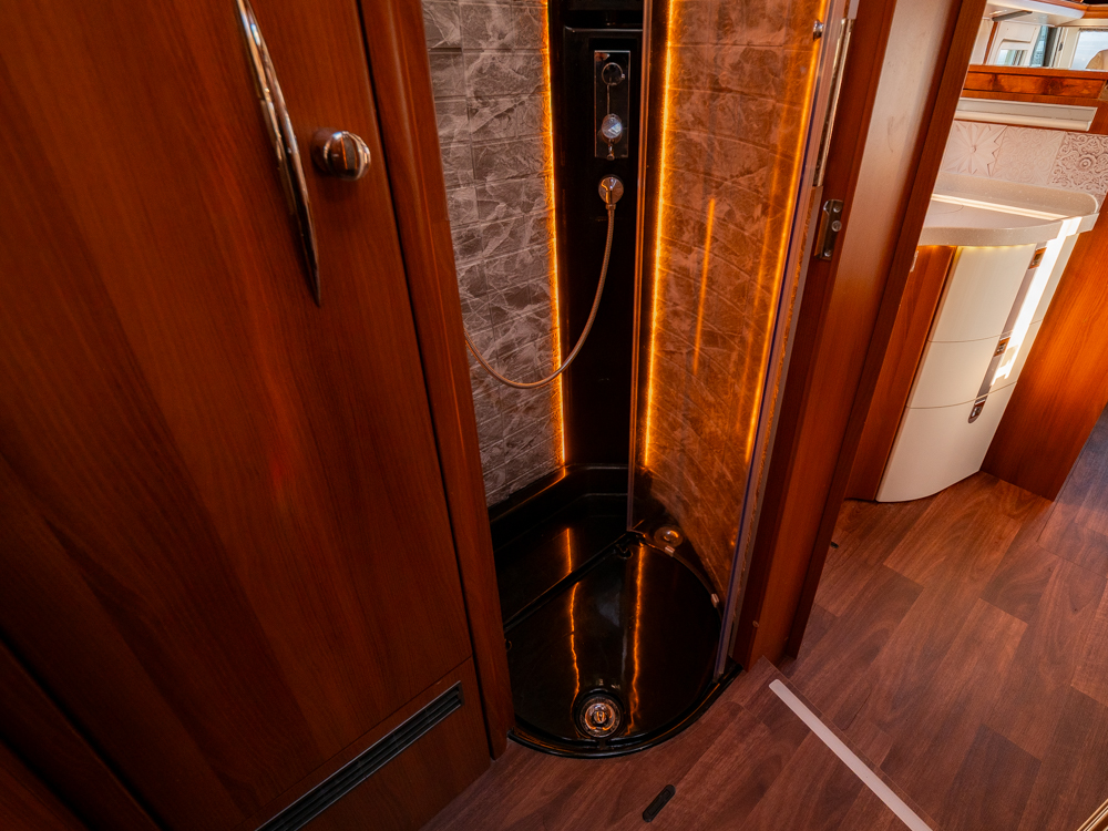 Carthago-CHIC E-LINE I 55 XL LINER *Långbäddar *AC bodel-(2018)