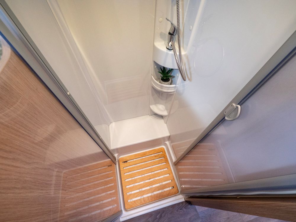 Sunlight-T 68 *Långbäddar *Taksäng-(2018)