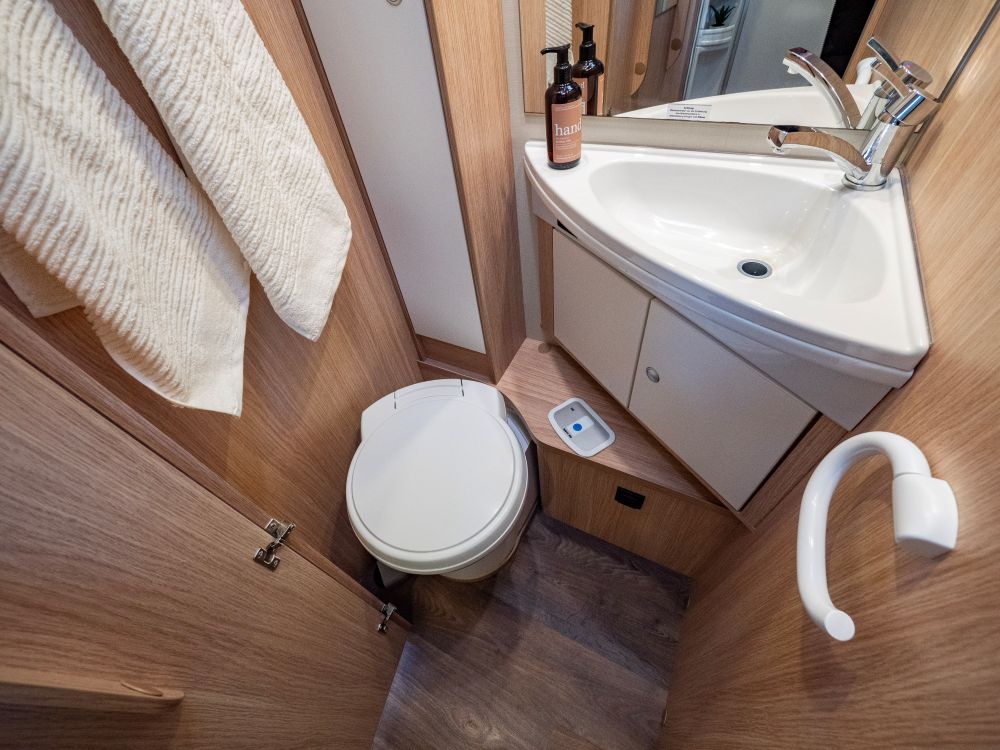 Sunlight-T 68 *Långbäddar *Taksäng-(2018)