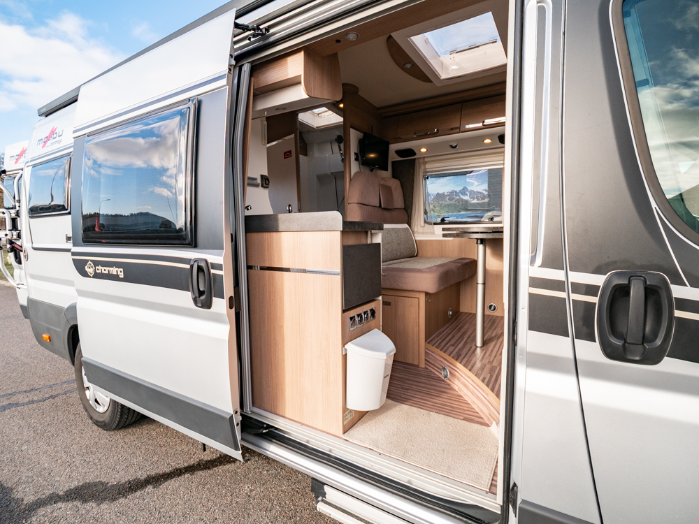 Malibu Carthago-VAN 640 LE *Långbäddar *Solcell-(2017)