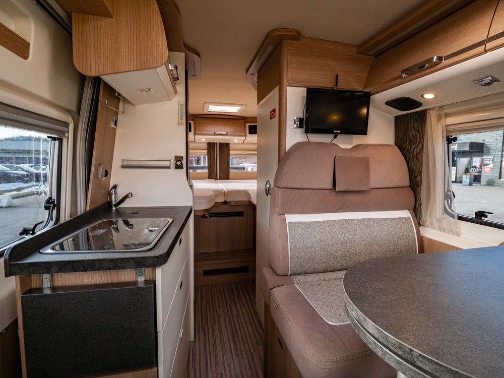 Malibu Carthago-VAN 640 LE *Långbäddar *Solcell-(2017)