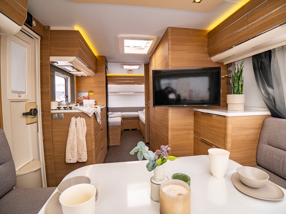 Adria-ADORA 573 UL *Långbäddar *Förtält *ALDE-(2015)