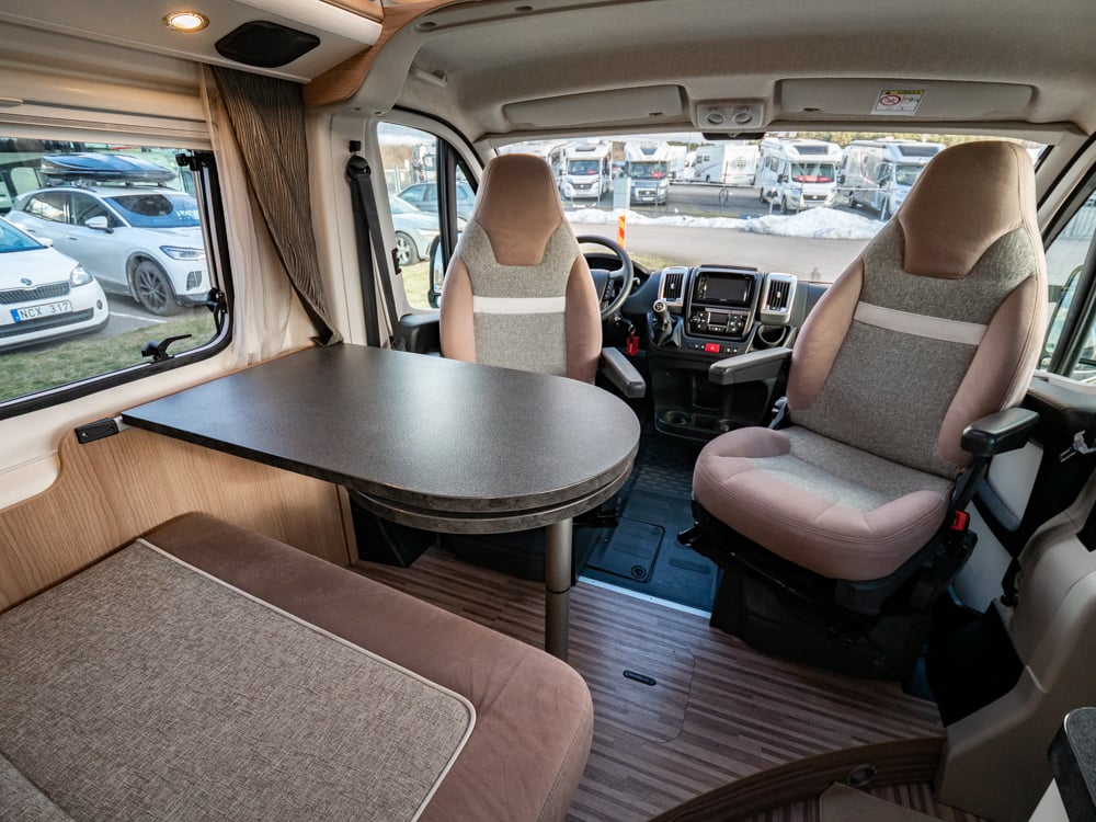 Malibu Carthago-VAN 640 LE *Långbäddar *Solcell-(2017)