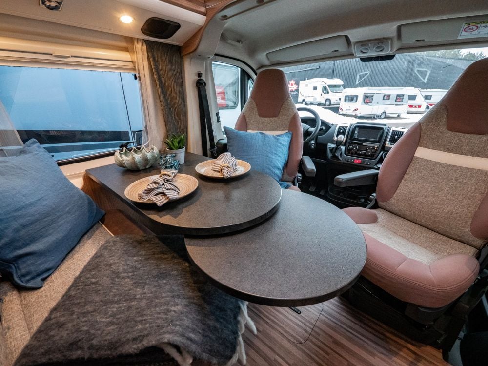 Malibu Carthago-MALIBU VAN 640 LE *Automat *Långbäddar *Solcell-(2017)