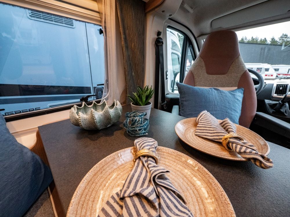 Malibu Carthago-MALIBU VAN 640 LE *Automat *Långbäddar *Solcell-(2017)