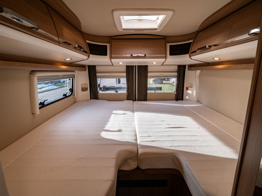 Malibu Carthago-VAN 640 LE *Långbäddar *Solcell-(2017)