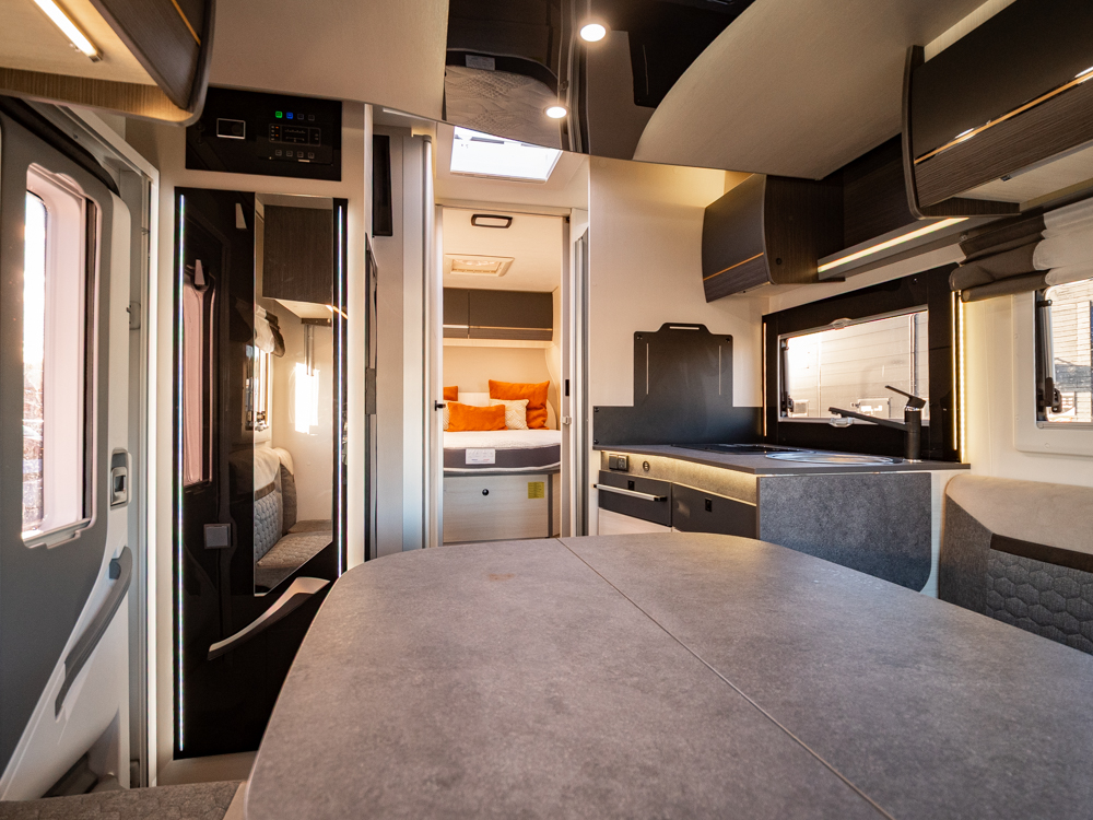 Chausson-788 TITANIUM PREMIUM *Automat *Queenbädd-(2023)