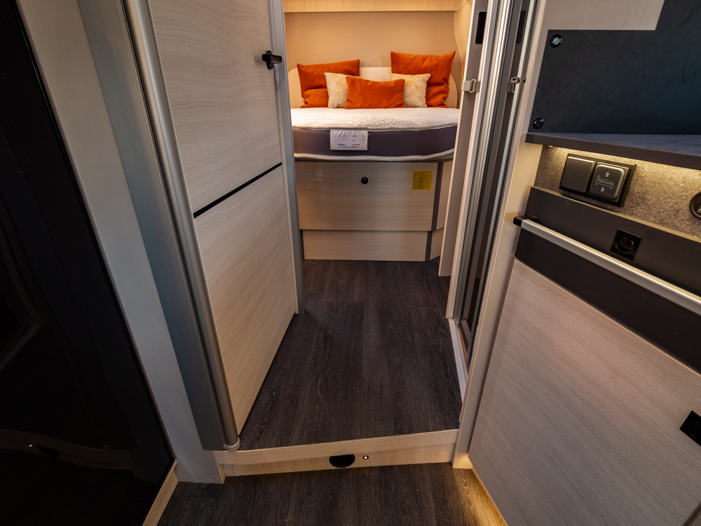 Chausson-788 TITANIUM PREMIUM *Automat *Queenbädd-(2023)