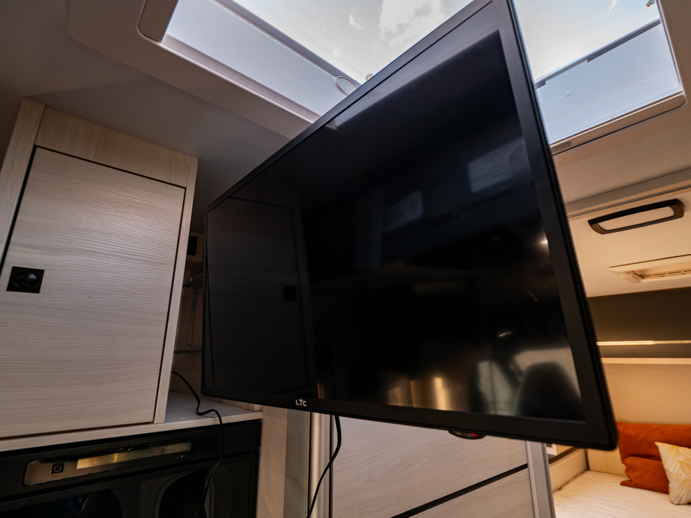 Chausson-788 TITANIUM PREMIUM *Automat *Queenbädd-(2023)